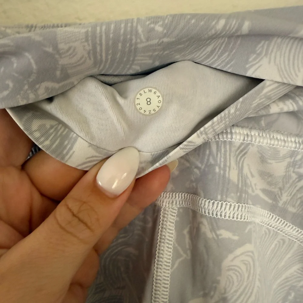 Lululemon White Patterned Fast and Free Crop Leggings - Picture 10 of 13